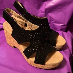 Clarks ultimate comfort wedges size 8
